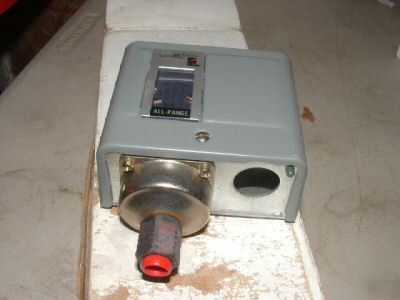 Penn controls CS2265R temperature difference switch 