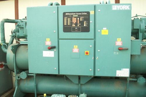 ** 2003 york 140 ton millennium liquid screw chiller **