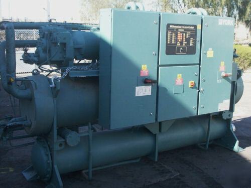 ** 2003 york 140 ton millennium liquid screw chiller **