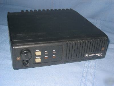 Motorola maxtrac 100 uhf 450-470 mhz 25 watts 2 ch.