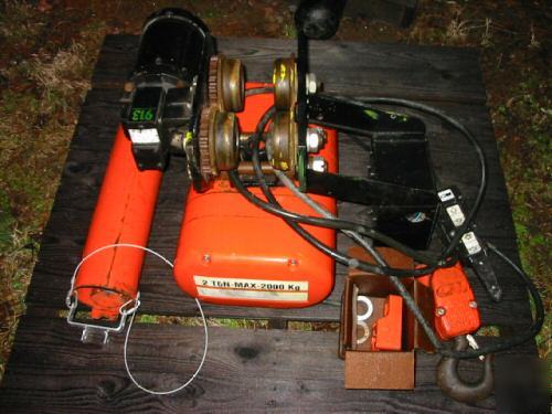 2 ton cm chain hoist with motorized trolley w/25' lift