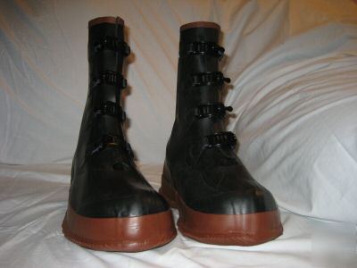 New pair of aramsco or rainfair black work boot size 8