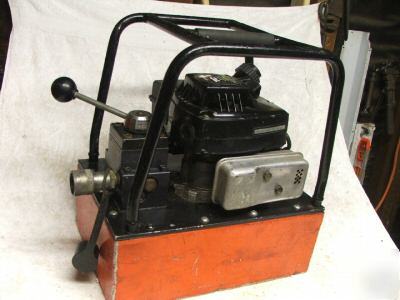 Spx power team portable gas powered hydraulic pump