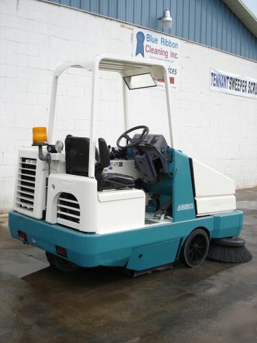 2003 tennant 6550 ride-on sweeper gas / clean -reduced 