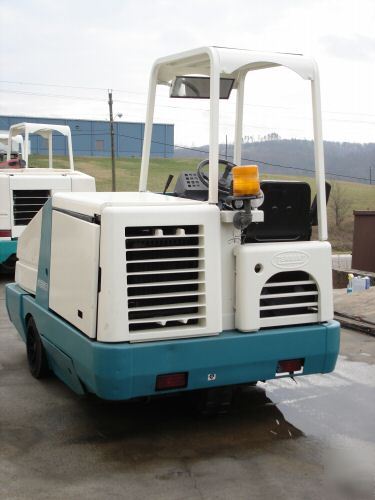 2003 tennant 6550 ride-on sweeper gas / clean -reduced 