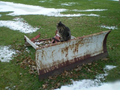 Ih-farmall snow blade/plow