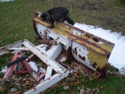 Ih-farmall snow blade/plow