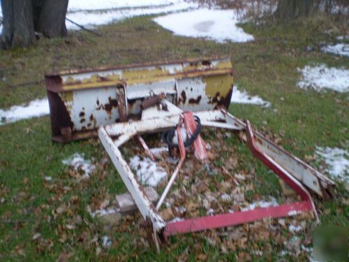 Ih-farmall snow blade/plow