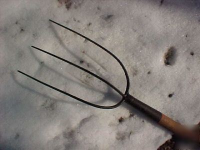 Antique barn tool 3 prong hay pitch fork pitchfork