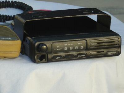 Vertex vx-3000 motorola 40 watt uhf mobile radio