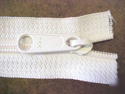 Chain zipper, full roll of 100 + yds in creme, sizd 3**