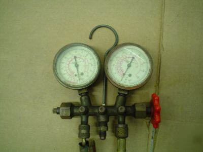 Refrigeration test gauges & hoses - robinair