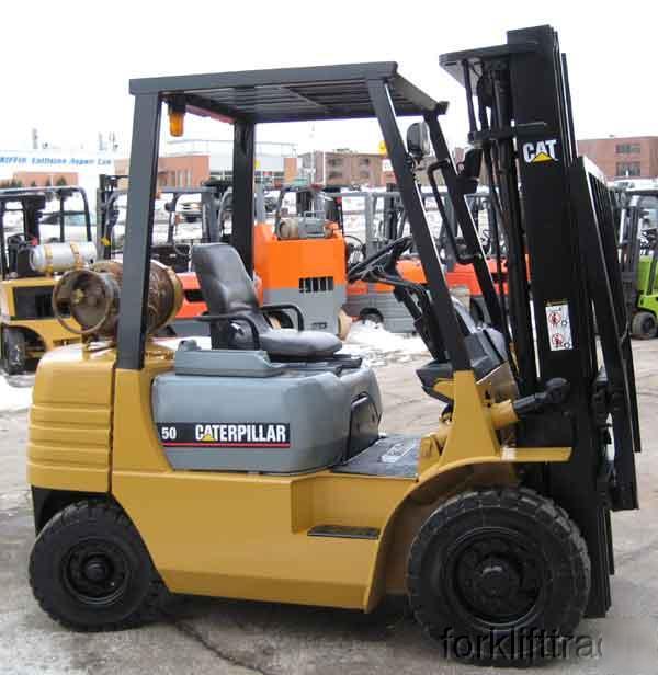 Caterpillar pneumatic 5,000LB forklift lifttruck