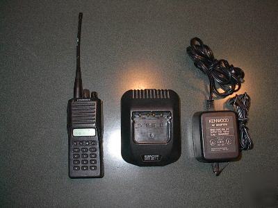 Kenwood tk-480 handheld 800 mhz fm transceiver