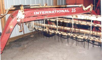 International #35 hay rake excellent shape 
