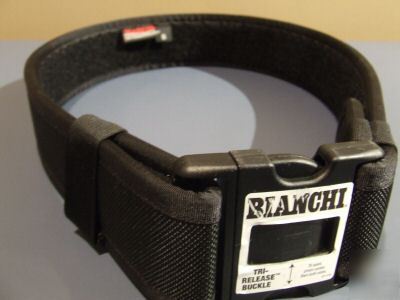 Bianchi accumold duty belt, model 7200, used/small