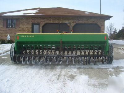 John deere 8300 drill , excellent, food plots