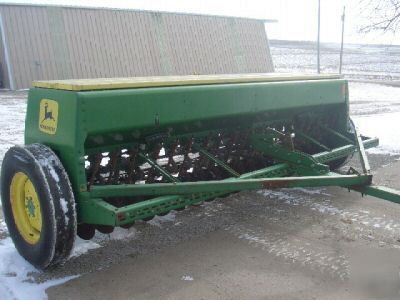 John deere 8300 drill , excellent, food plots