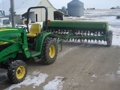 John deere 8300 drill , excellent, food plots