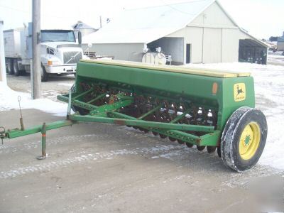 John deere 8300 drill , excellent, food plots