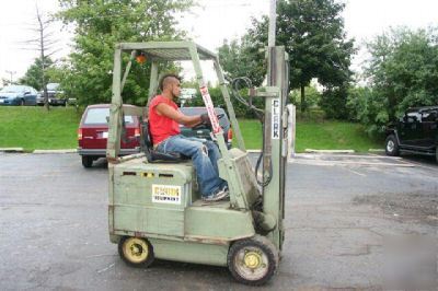 Forklift clark 2800LB sit down 4 wheel electric rider